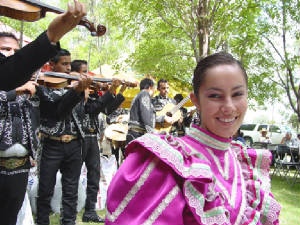 hijadesilviaymariachi.jpg